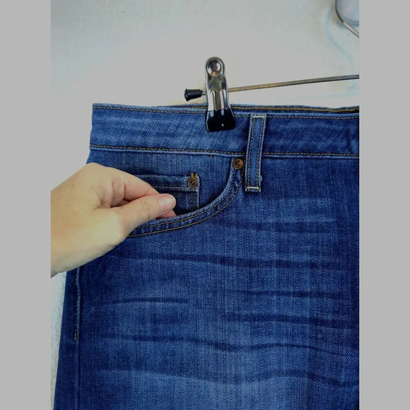 Just Black Frayed Hem Denim Medium Wash Shorts  Size 32 - Picture 3 of 12